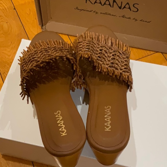Kaanas Cuevas Sandals in Cafe Size: 6 - Picture 8 of 15